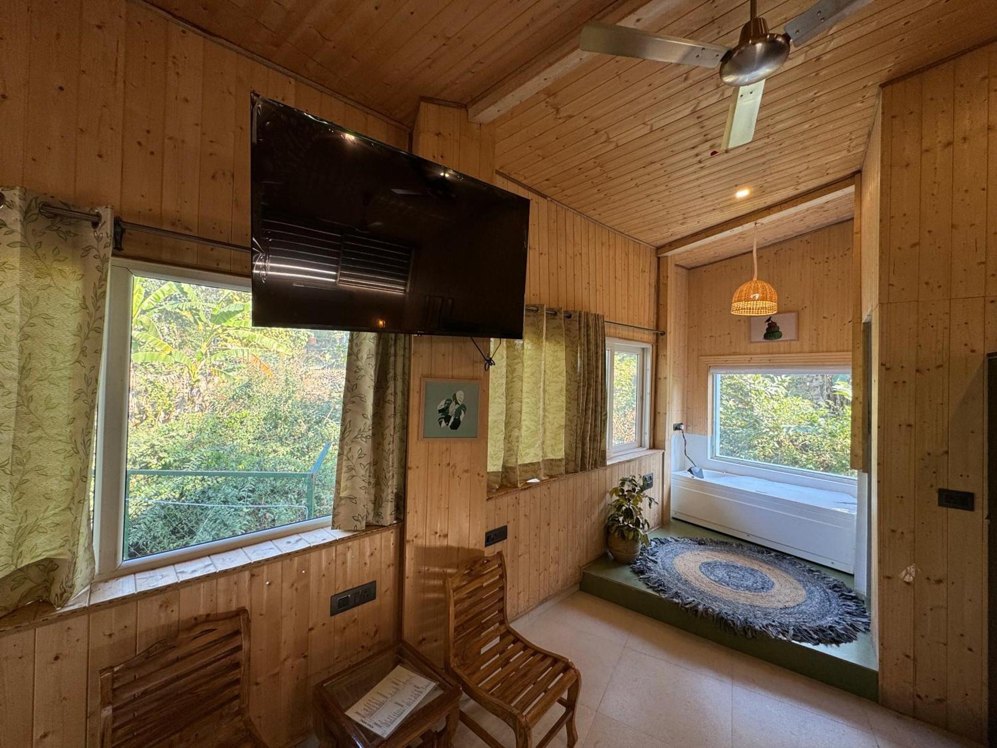 דהראדון Saraiville- Luxury Riverside Cottages מראה חיצוני תמונה