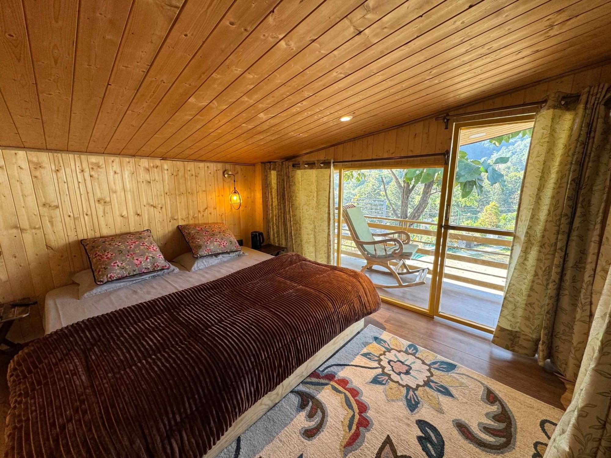 דהראדון Saraiville- Luxury Riverside Cottages מראה חיצוני תמונה